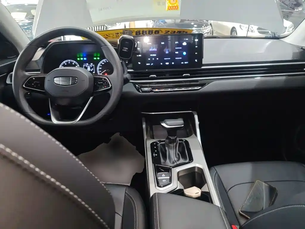 Geely Emgrand — миниатюра 10