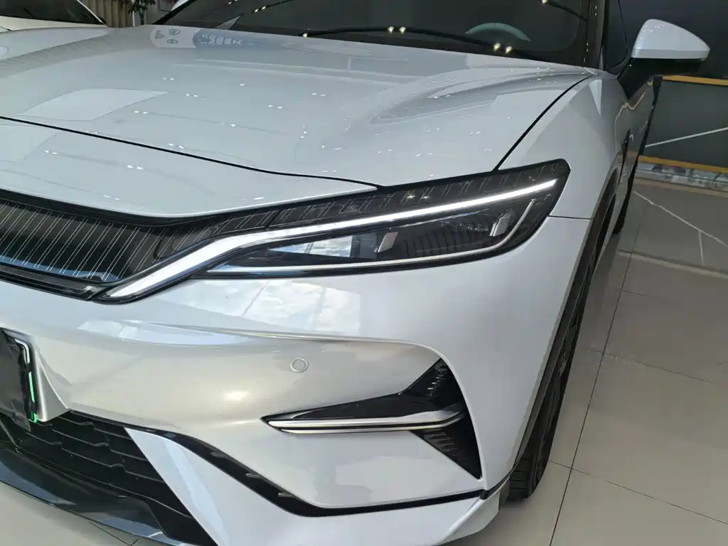 BYD L EV — миниатюра 7