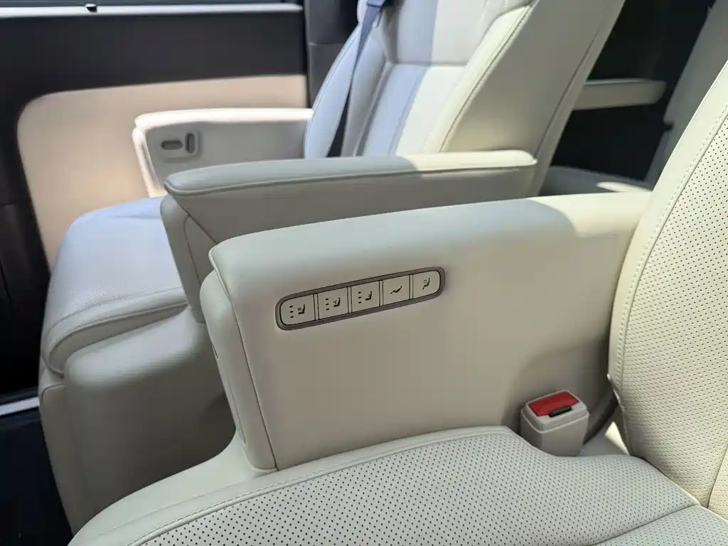Li Auto Li MEGA — миниатюра 14