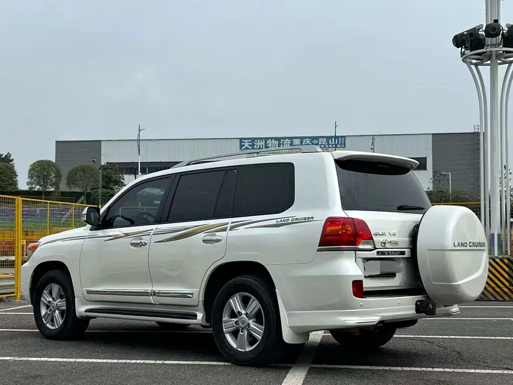 Toyota Land Cruiser — миниатюра 3