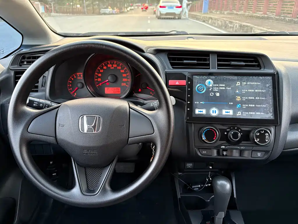 Honda Fit — миниатюра 18