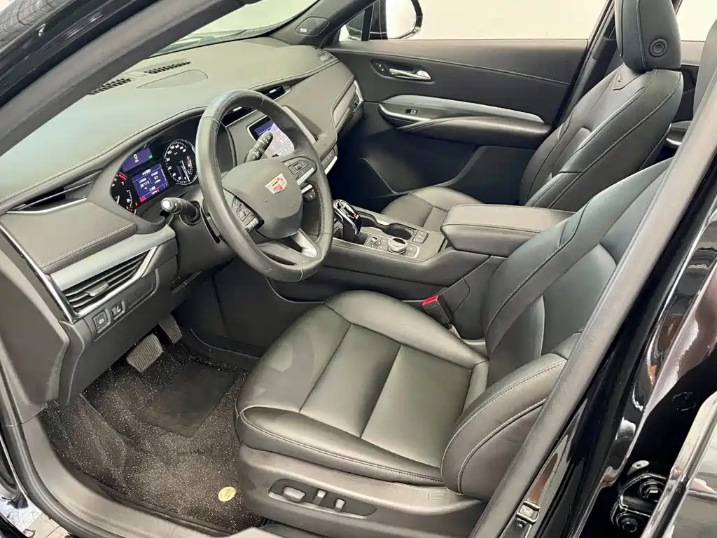 Cadillac XT4 — миниатюра 6