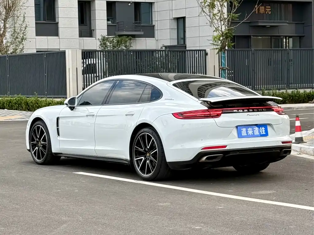 Porsche Panamera — миниатюра 21