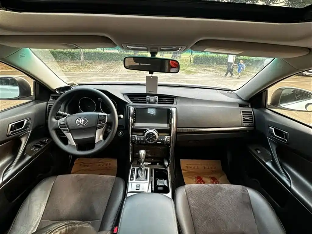 Toyota Reiz 2013 2.5V
