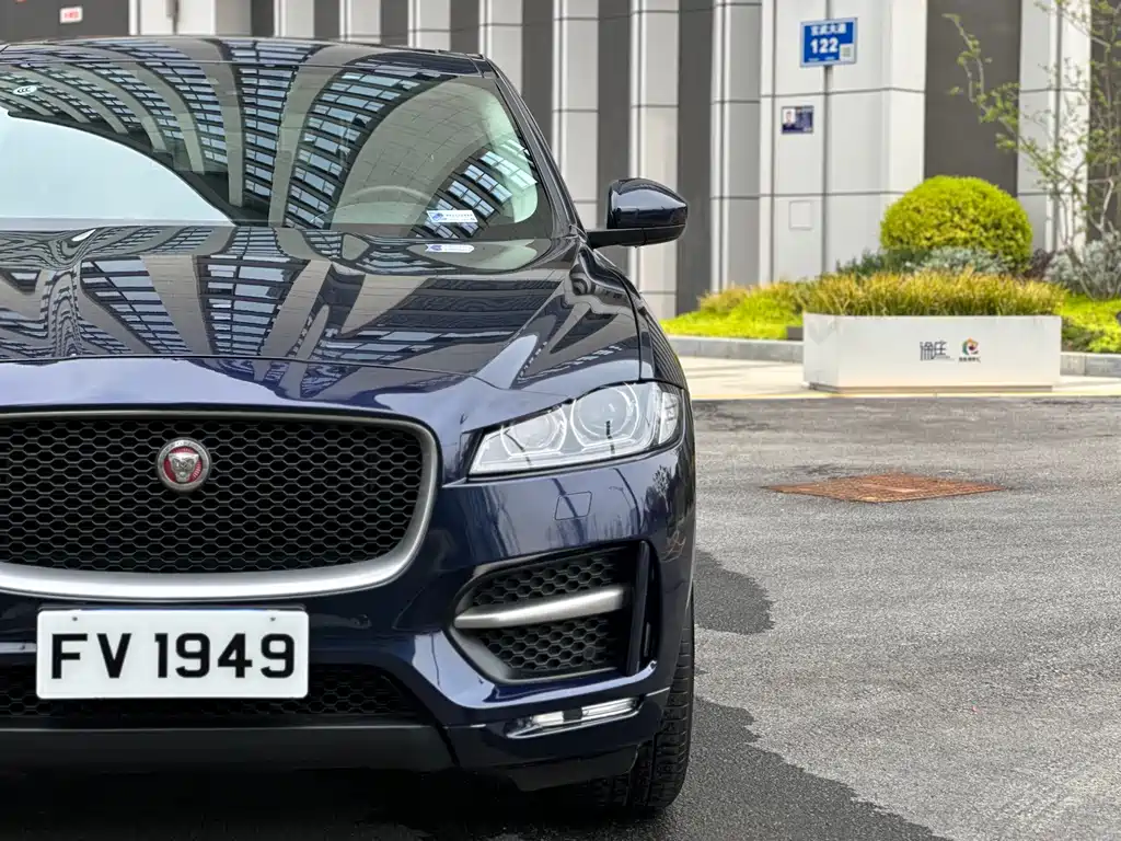 Jaguar F-PACE — миниатюра 4