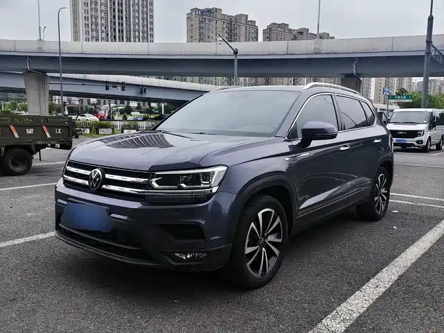Volkswagen Tharu