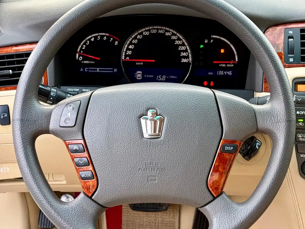 Toyota Crown — миниатюра 12