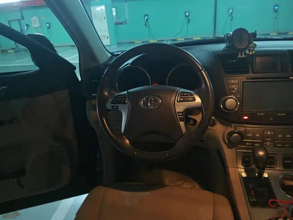 Toyota Highlander — миниатюра 6