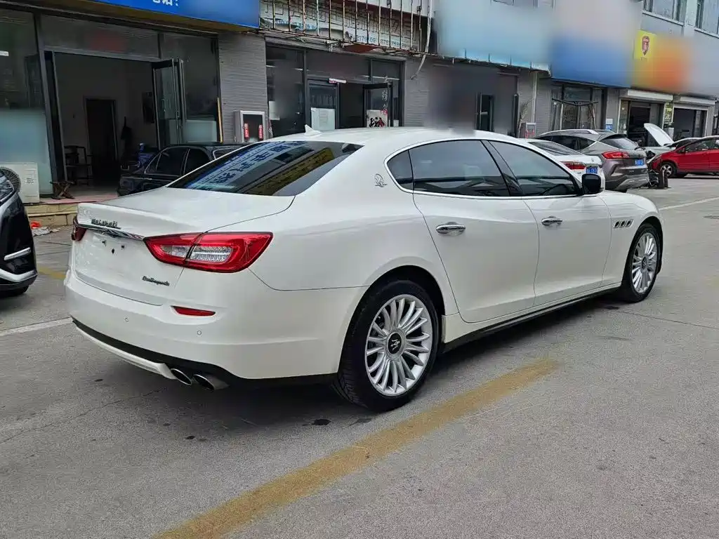 Maserati Quattroporte — миниатюра 7