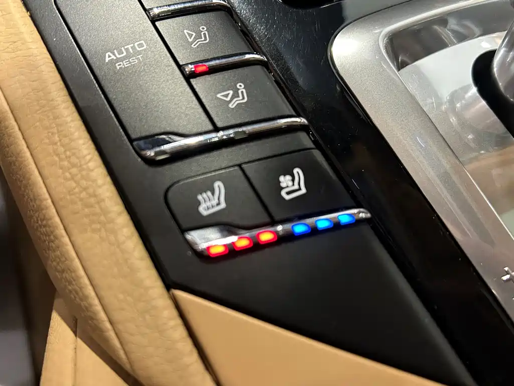 Porsche Cayenne — миниатюра 16