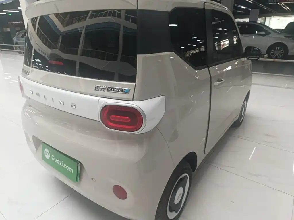 Wuling MINIEV — миниатюра 8
