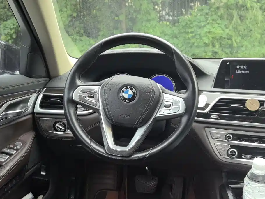 BMW 7 Series — миниатюра 15