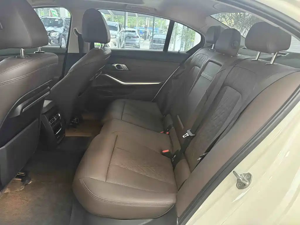 BMW 3 Series — миниатюра 11