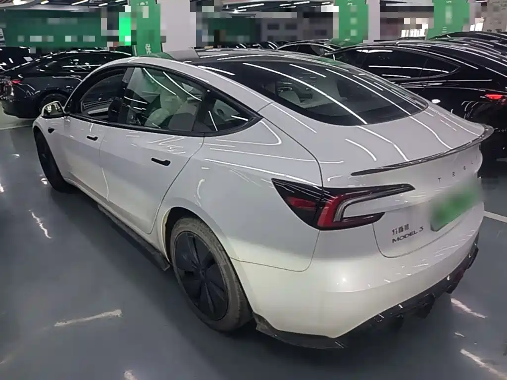 Tesla Model 3 — миниатюра 5