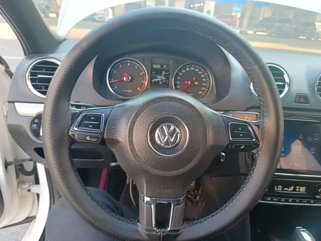 Volkswagen Jetta — миниатюра 11