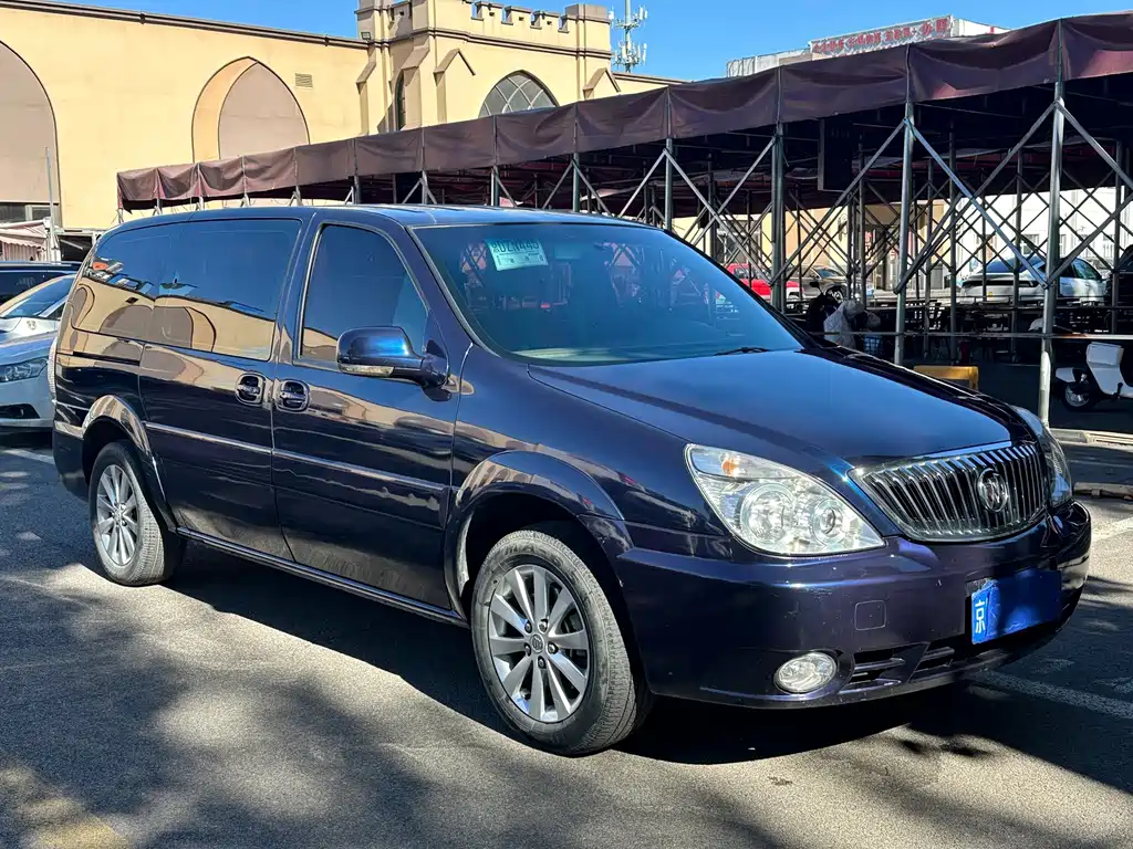 Buick GL8 — миниатюра 2