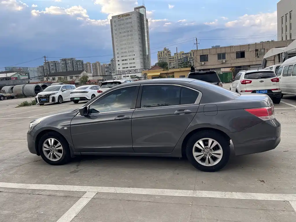 Honda Accord — миниатюра 8
