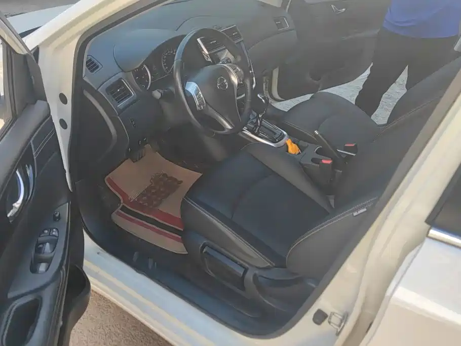 Nissan Tiida — миниатюра 9
