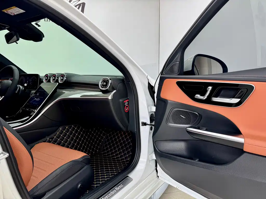 Mercedes-Benz C-Class — миниатюра 14