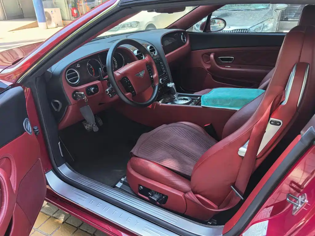 Bentley Continental — миниатюра 8