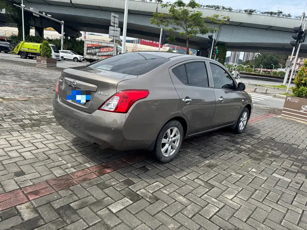 Nissan Sunny — миниатюра 4