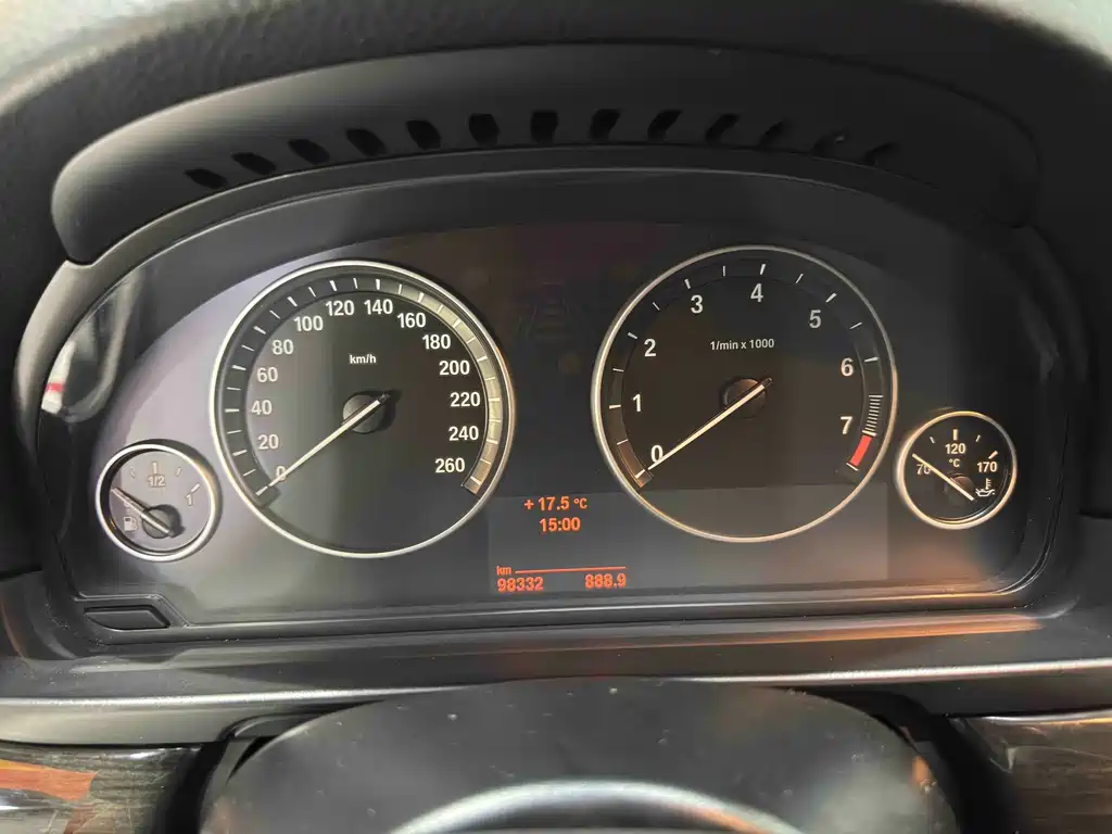 BMW 5 Series — миниатюра 16