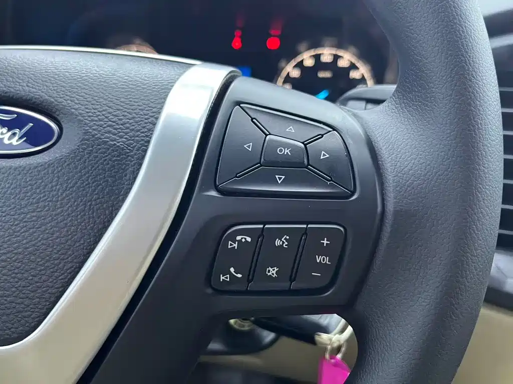 Ford Everest — миниатюра 11