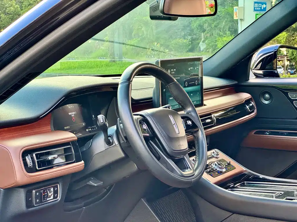 Lincoln Aviator — миниатюра 6