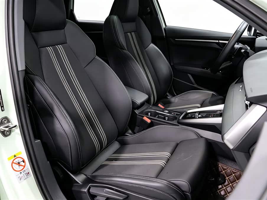 Audi A3 1.4 л 2023 г. Зелёный, пробег 25500 км