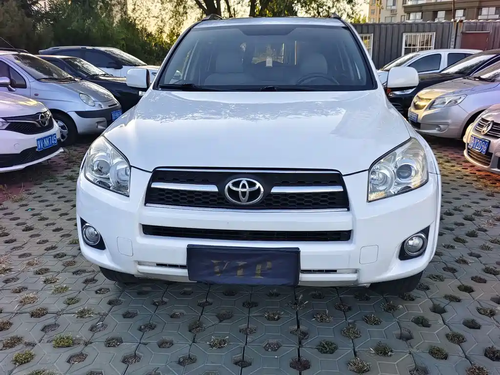 Toyota RAV4 — миниатюра 2