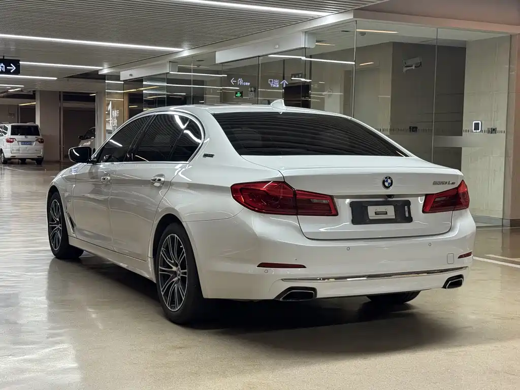 BMW 5 Series New Energy — миниатюра 4