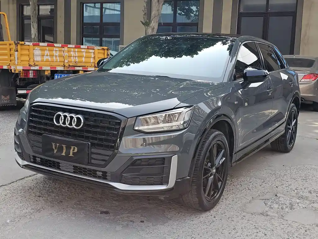 Audi Q2L 2020