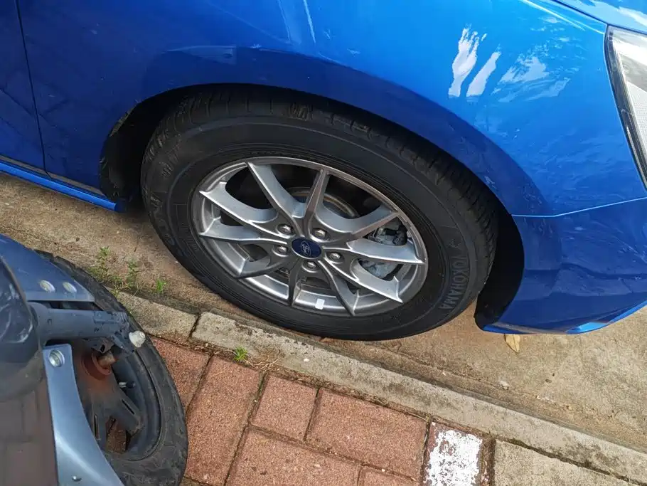 Ford Focus — миниатюра 6