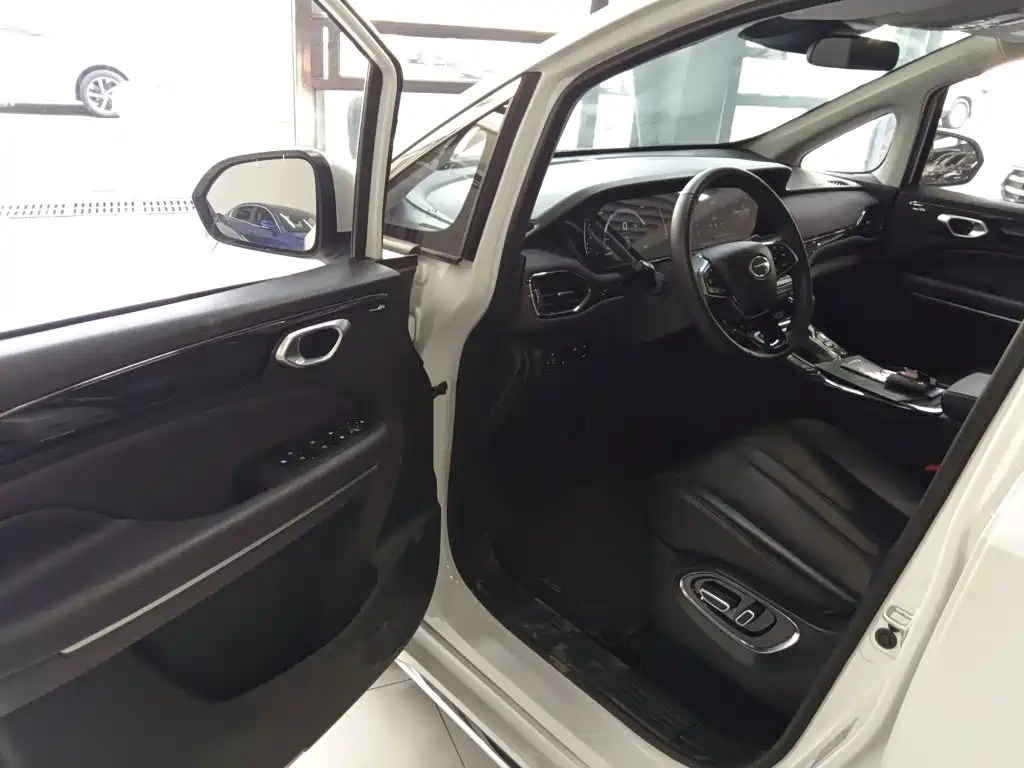 GAC Motor Trumpchi M6 — миниатюра 16