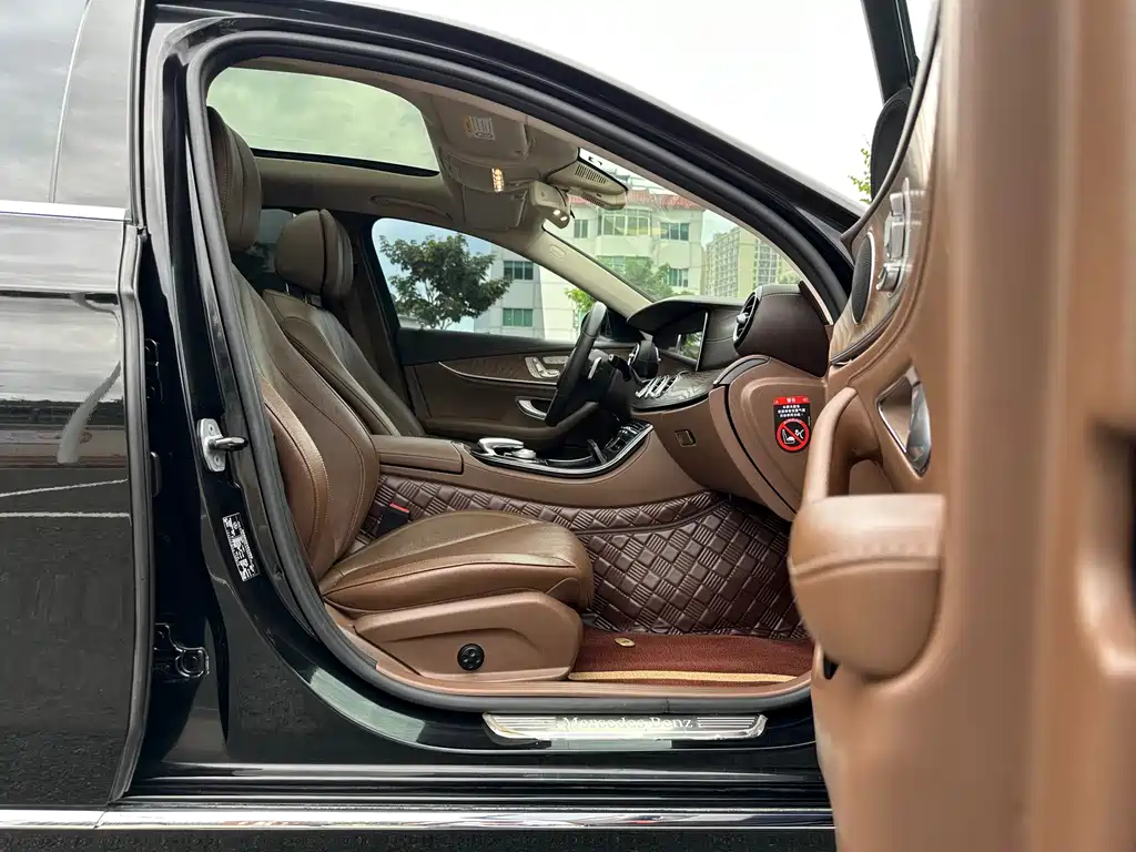 Mercedes-Benz E-Class — миниатюра 13