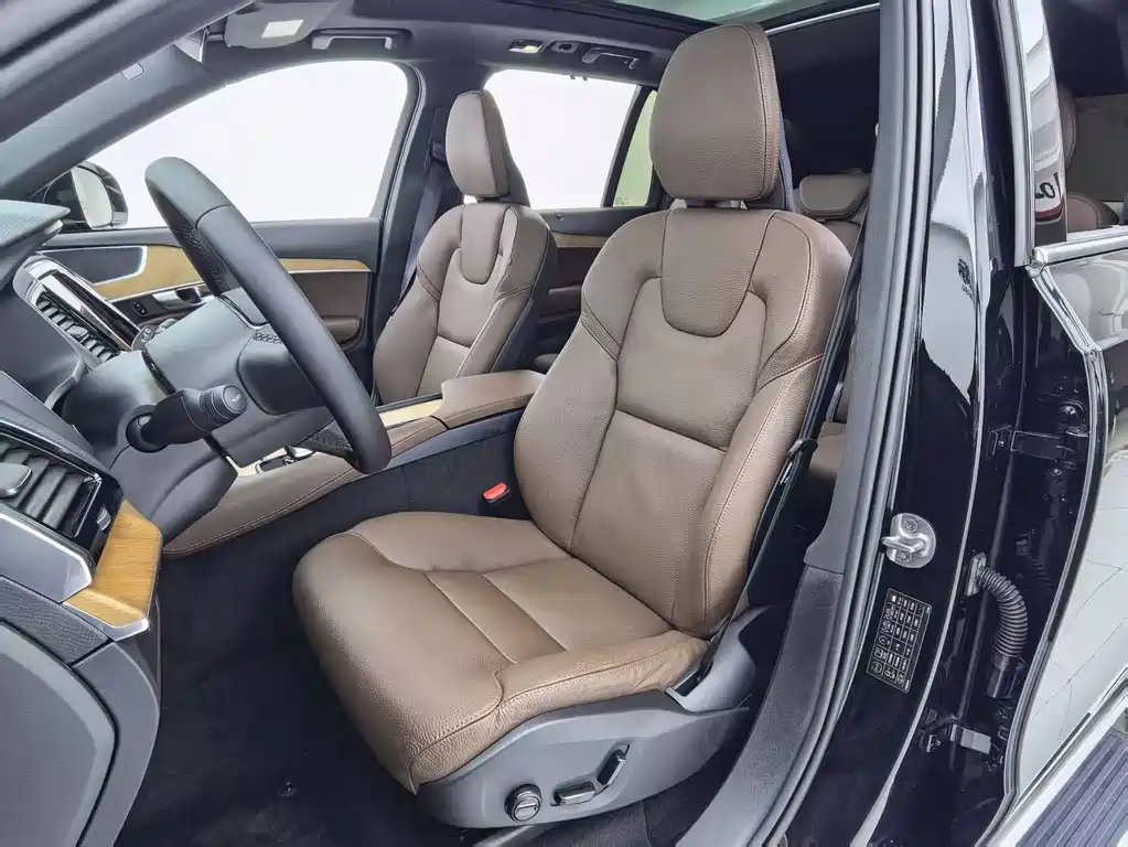 Volvo XC90 — миниатюра 20