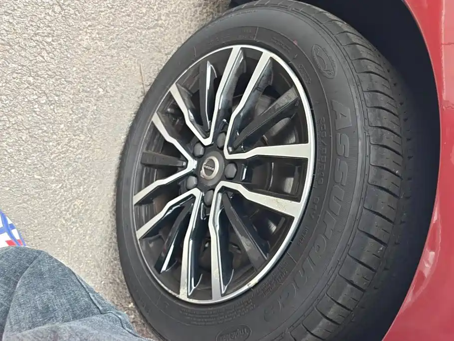 Volvo V40 — миниатюра 6