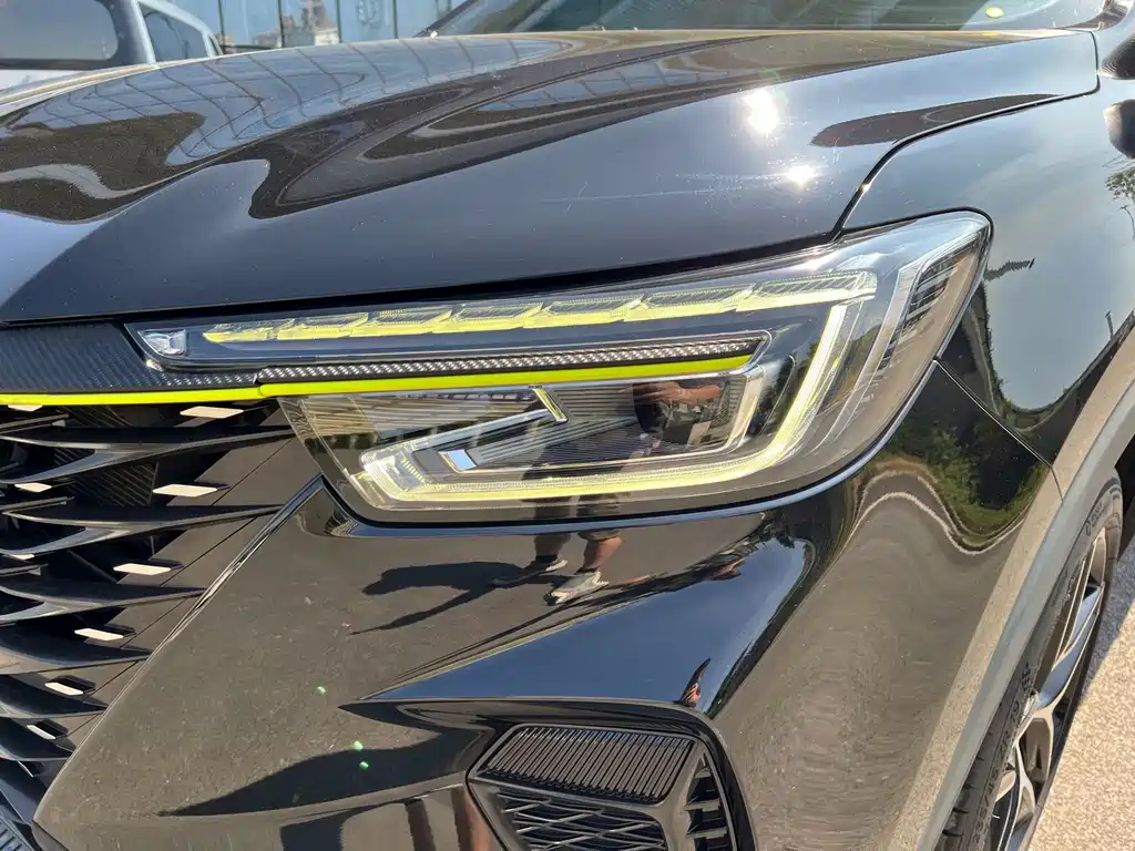Roewe RX5 — миниатюра 4
