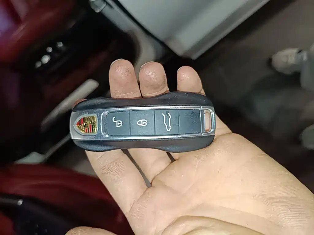 Porsche Cayenne — миниатюра 9