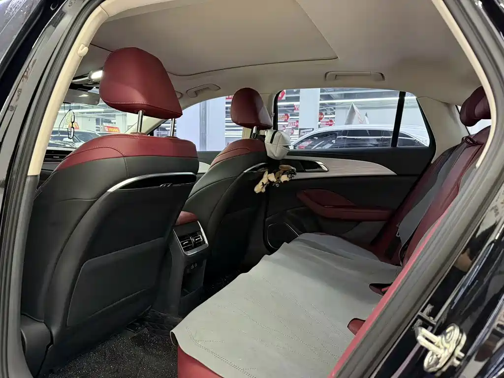 Hongqi Hongqi H5 — миниатюра 4