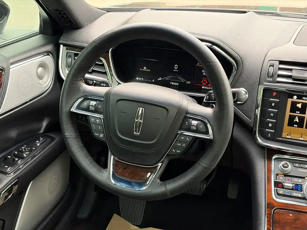 Lincoln Continental — миниатюра 13