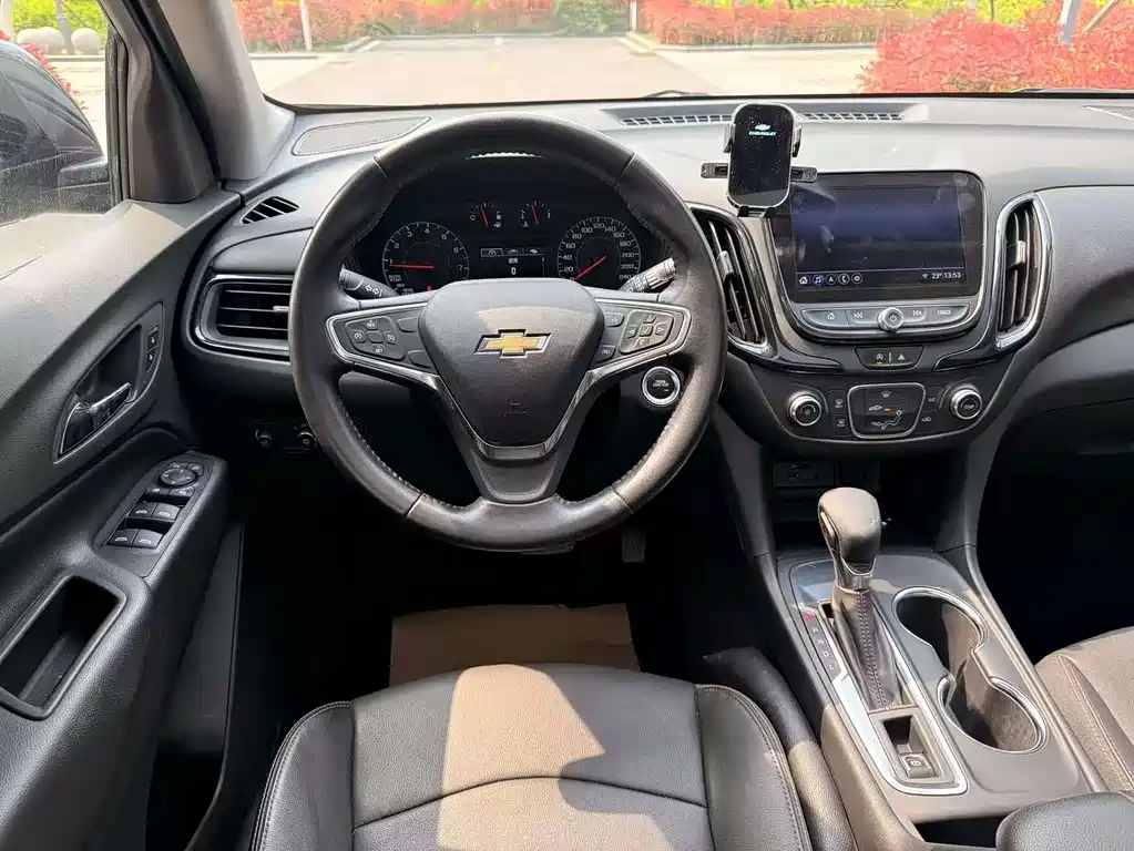 Chevrolet Equinox — миниатюра 17