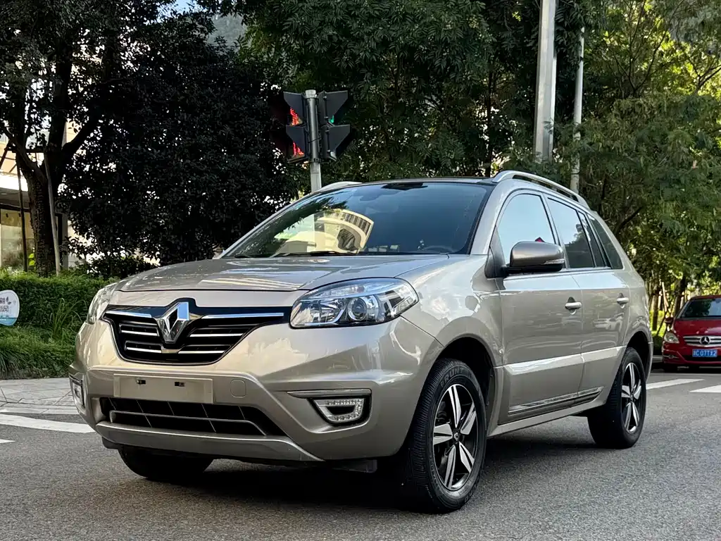 RENAULT COREO