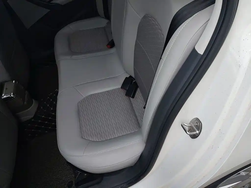 Skoda Rapid — миниатюра 17