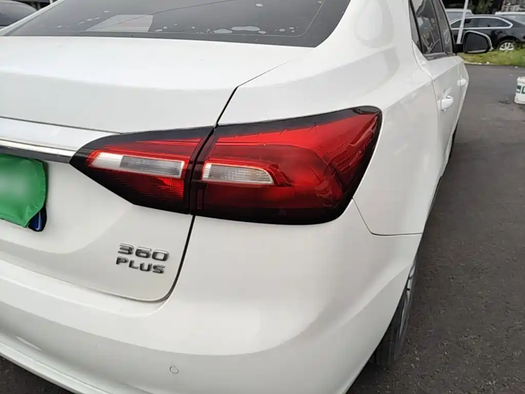 Roewe 360 — миниатюра 8