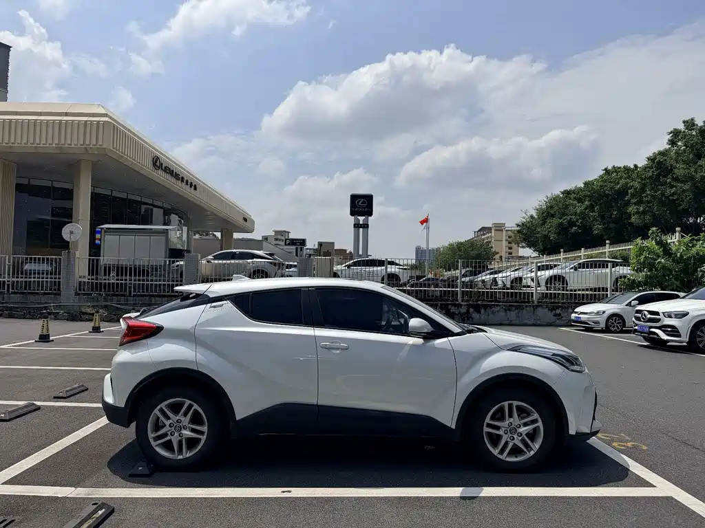 Toyota C-HR — миниатюра 6