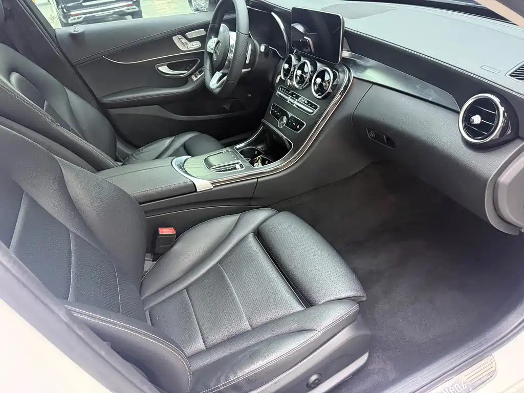 Mercedes-Benz C-Class — миниатюра 9