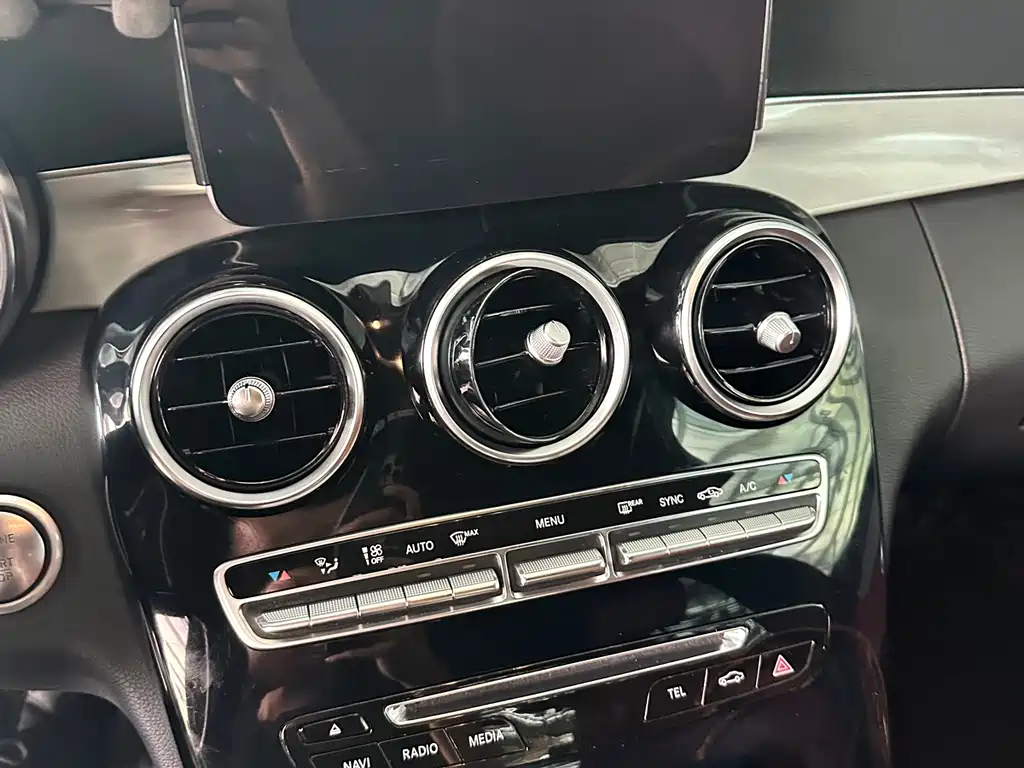Mercedes-Benz C-Class — миниатюра 12