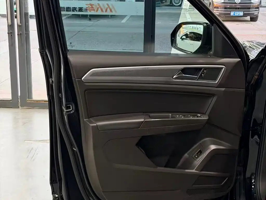 Volkswagen Teramont — миниатюра 5