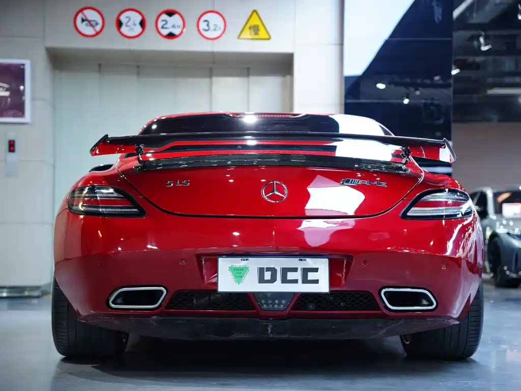 Mercedes-Benz SLS AMG — миниатюра 9